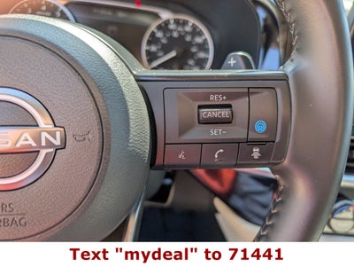 2025 Nissan Pathfinder SV