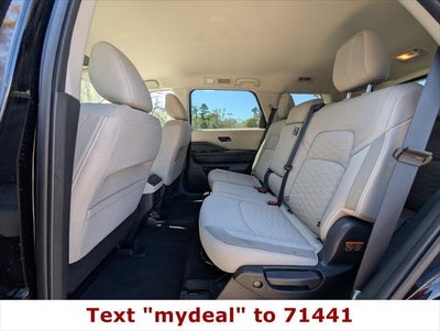 2025 Nissan Pathfinder SV