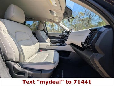 2025 Nissan Pathfinder SV