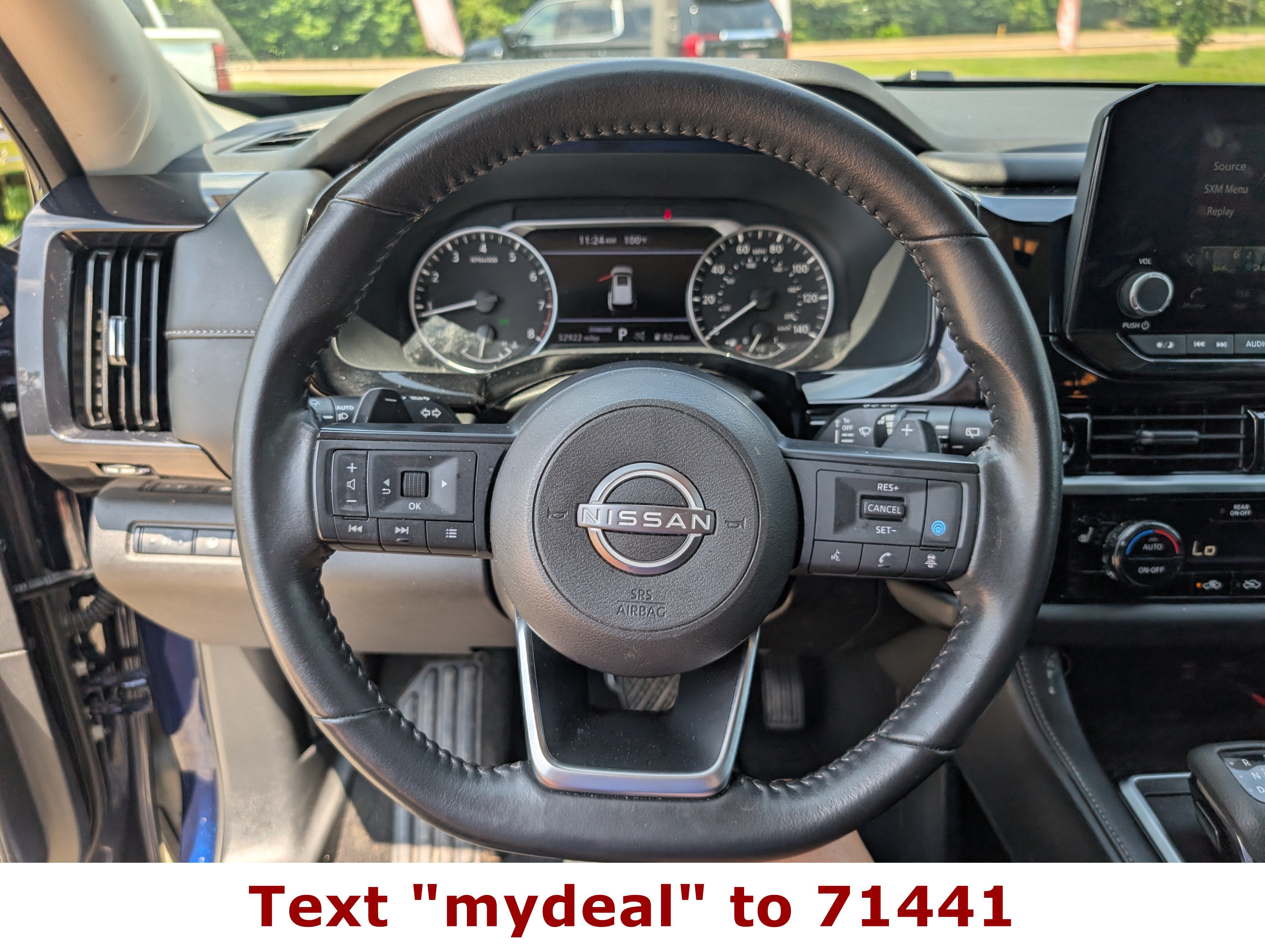 2025 Nissan Pathfinder SV