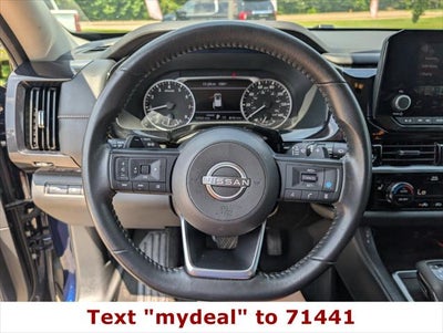 2025 Nissan Pathfinder SV