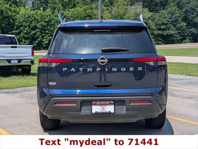 2025 Nissan Pathfinder SV