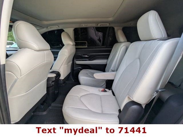 2025 Toyota Grand Highlander Base