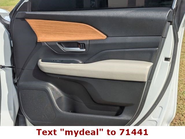 2025 Toyota Grand Highlander Base