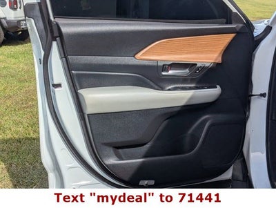 2025 Toyota Grand Highlander Base