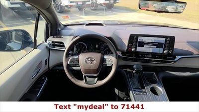 2023 Toyota Sienna Platinum