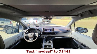 2023 Toyota Sienna Platinum