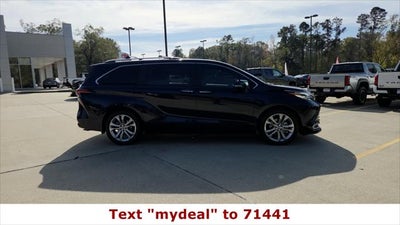 2023 Toyota Sienna Platinum