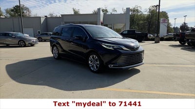 2023 Toyota Sienna Platinum