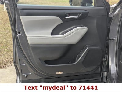 2022 Toyota Highlander XLE