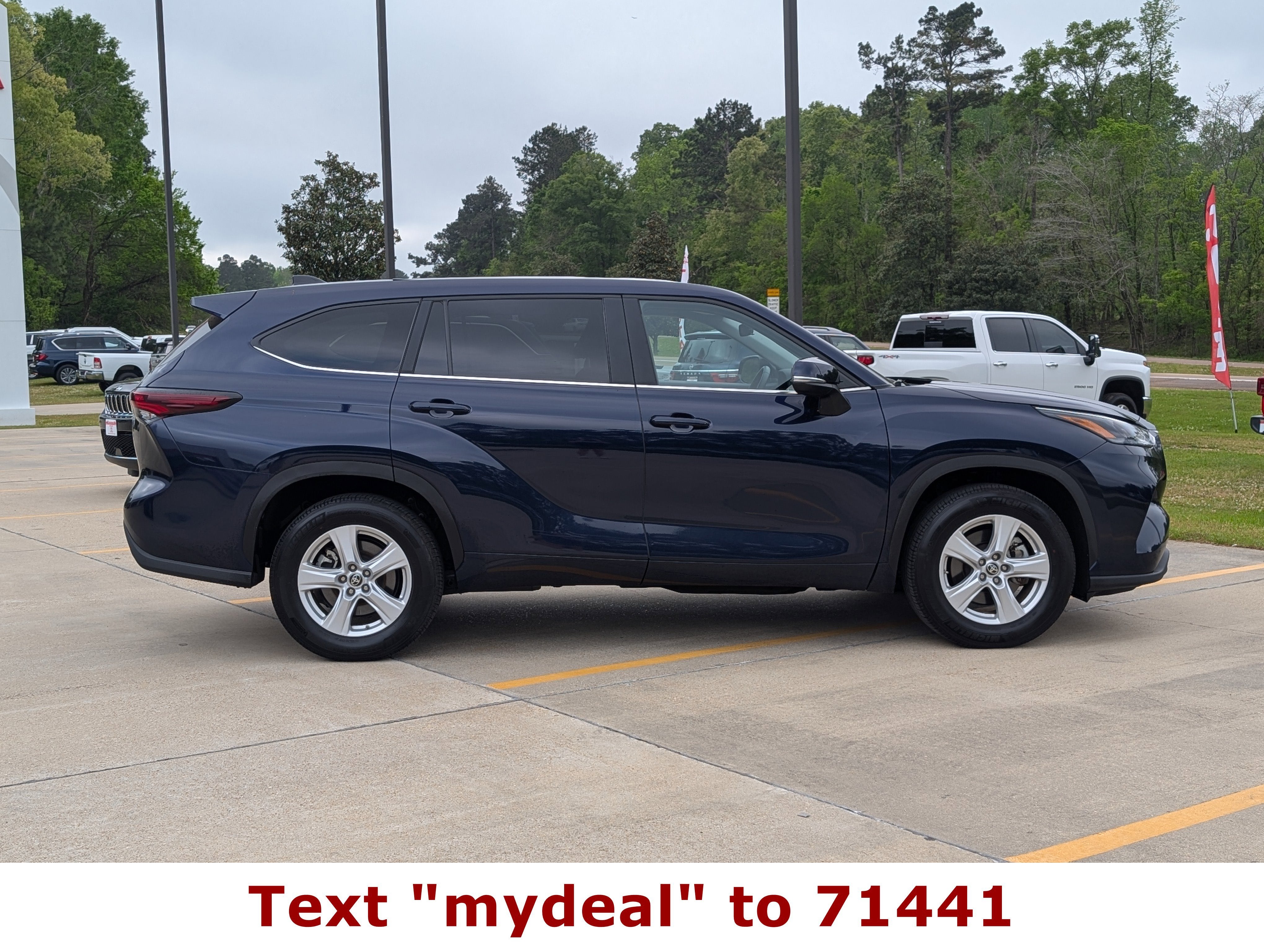 2025 Toyota Highlander LE