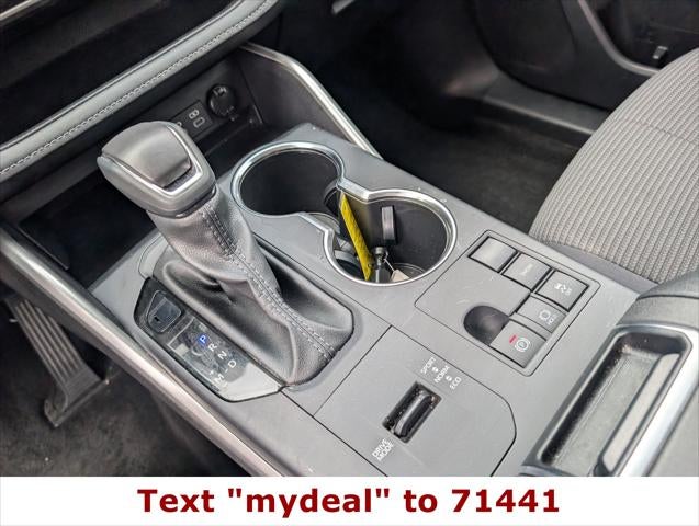 2025 Toyota Highlander LE