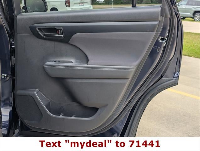 2025 Toyota Highlander LE