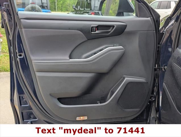 2025 Toyota Highlander LE