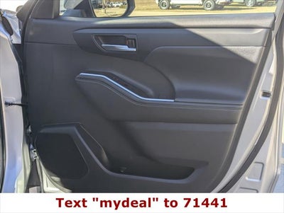 2024 Toyota Highlander LE