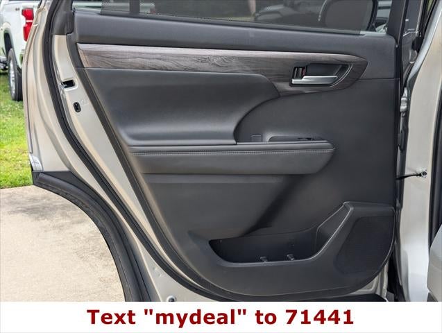 2023 Toyota Highlander Platinum