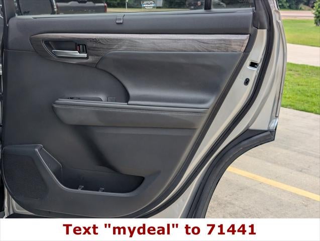 2023 Toyota Highlander Platinum