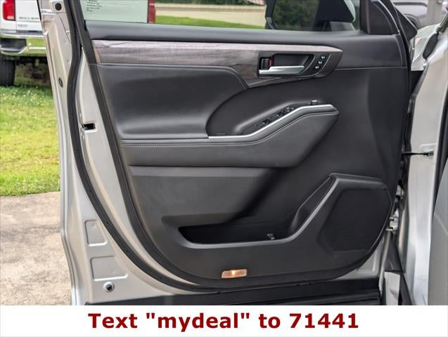 2023 Toyota Highlander Platinum