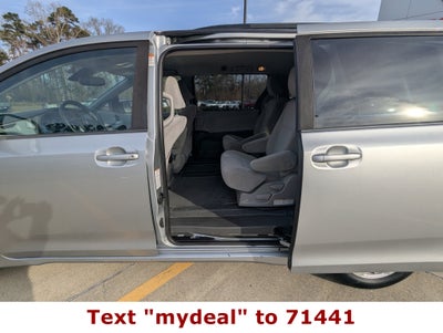 2020 Toyota Sienna LE
