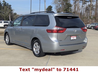 2020 Toyota Sienna LE