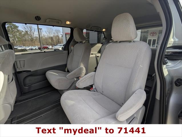 2020 Toyota Sienna LE