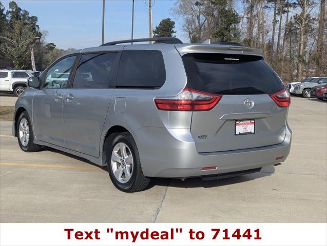 2020 Toyota Sienna LE