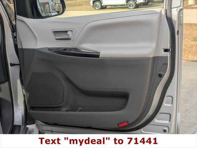 2020 Toyota Sienna LE