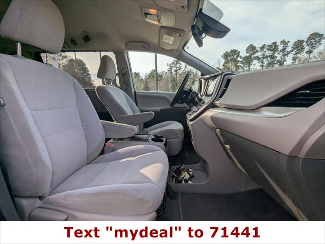 2020 Toyota Sienna LE