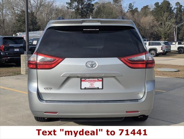2020 Toyota Sienna LE