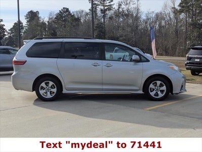 2020 Toyota Sienna LE