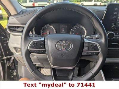 2022 Toyota Highlander LE