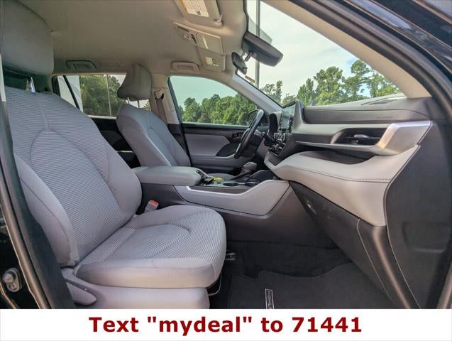 2022 Toyota Highlander LE