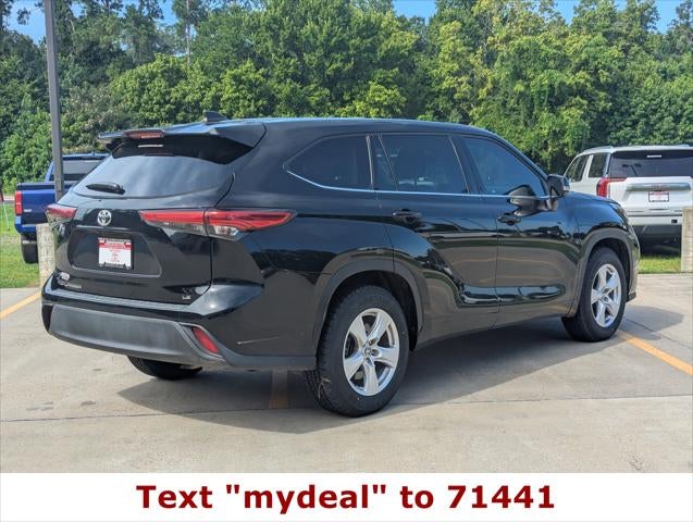 2022 Toyota Highlander LE