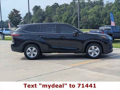 2022 Toyota Highlander LE