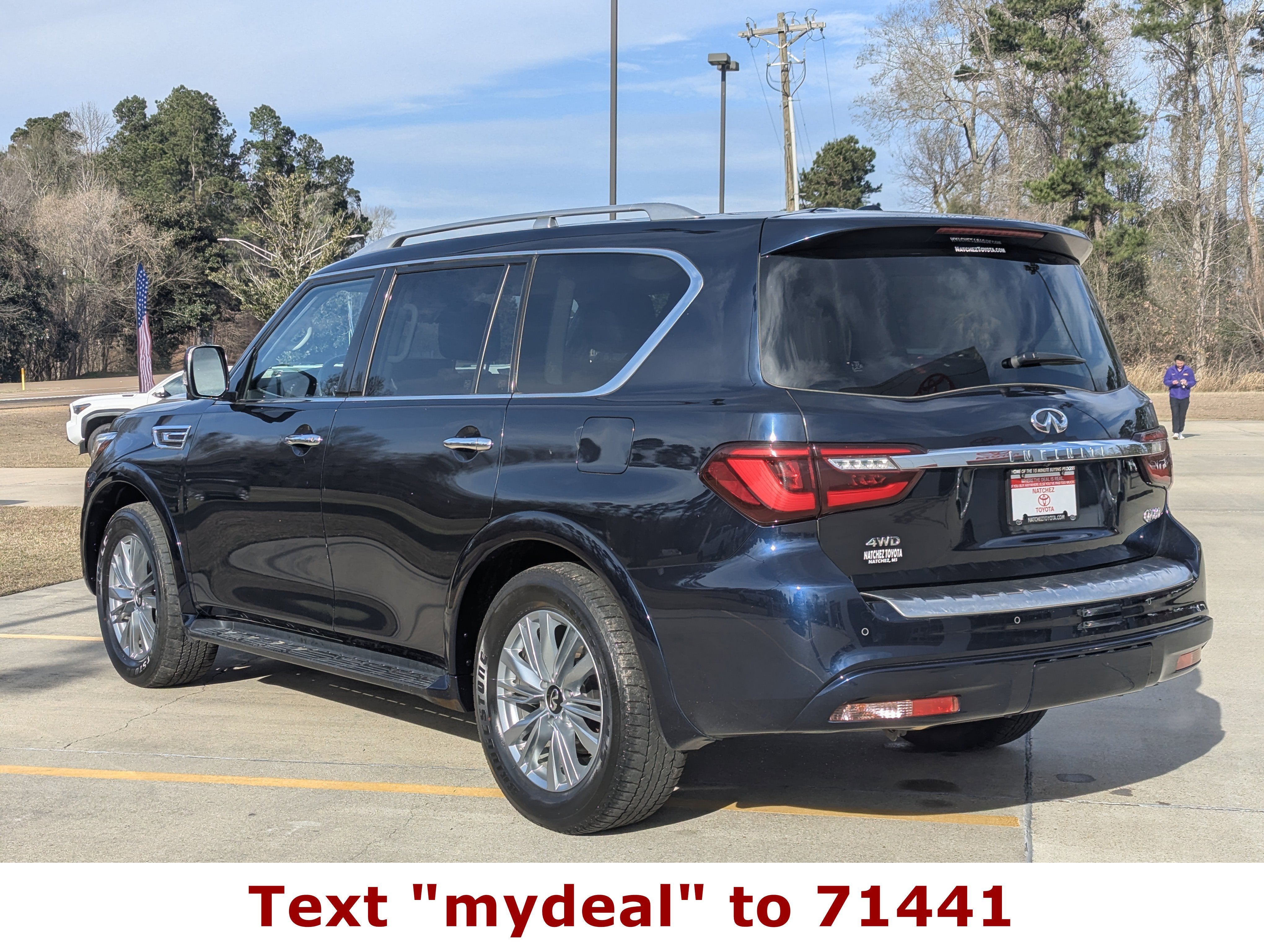 2024 INFINITI QX80 LUXE