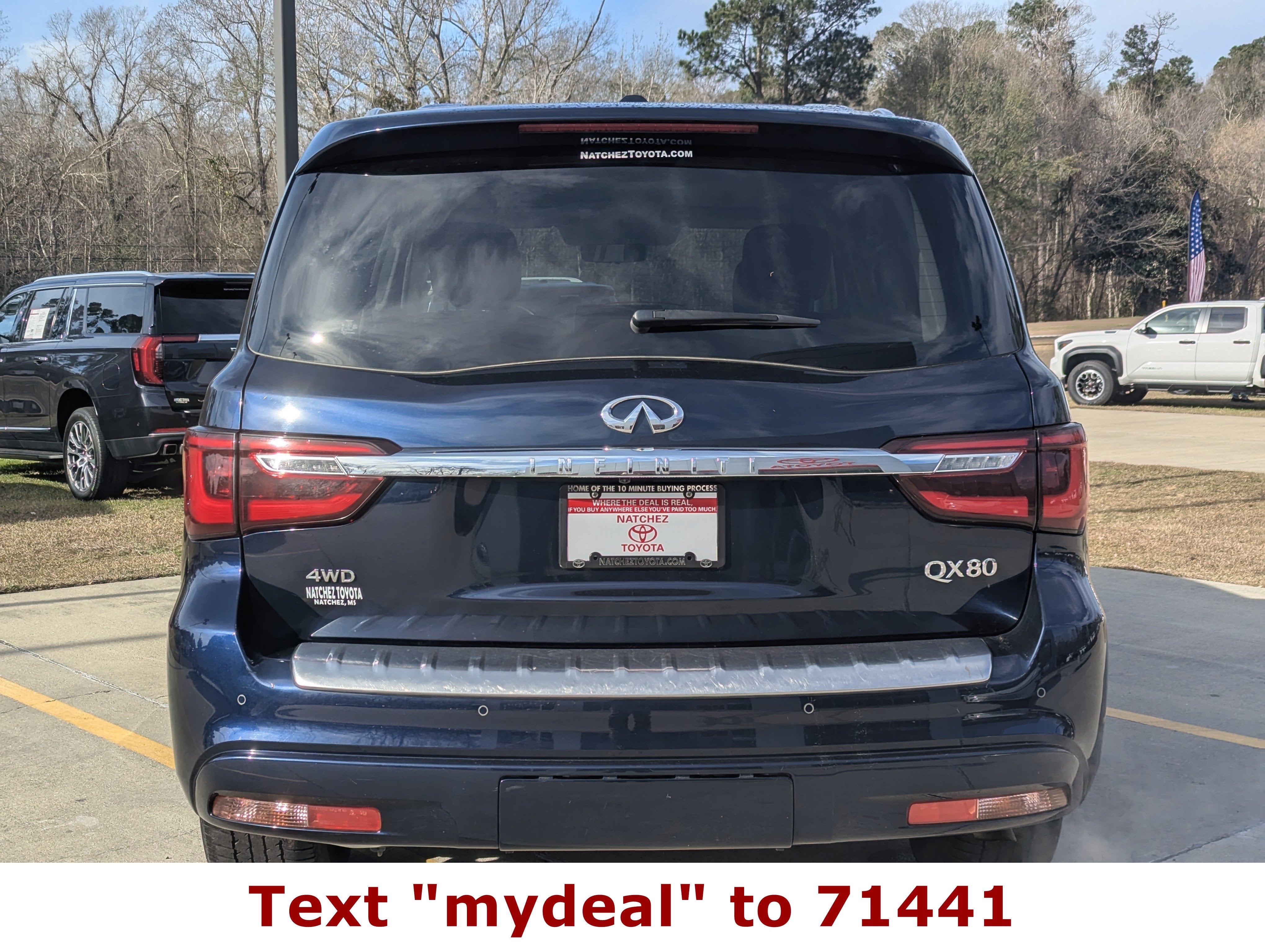 2024 INFINITI QX80 LUXE