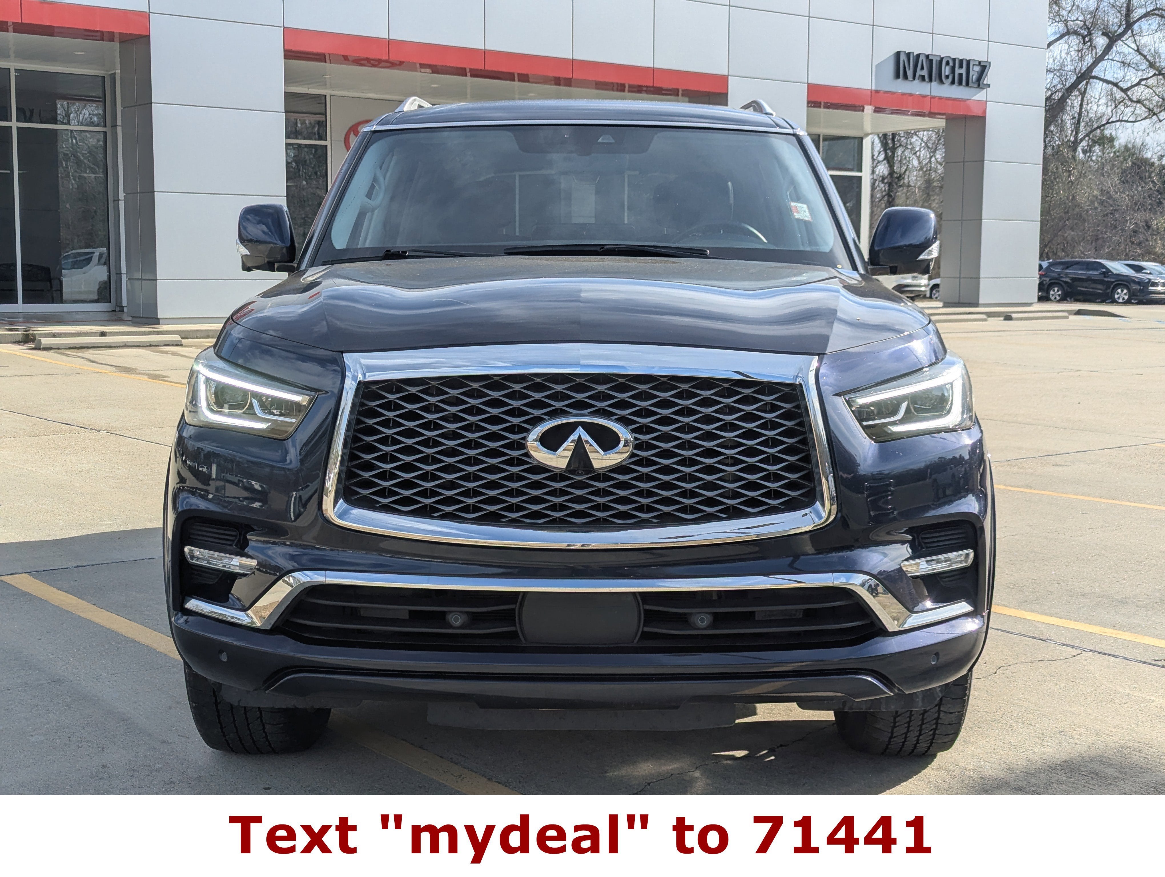 2024 INFINITI QX80 LUXE