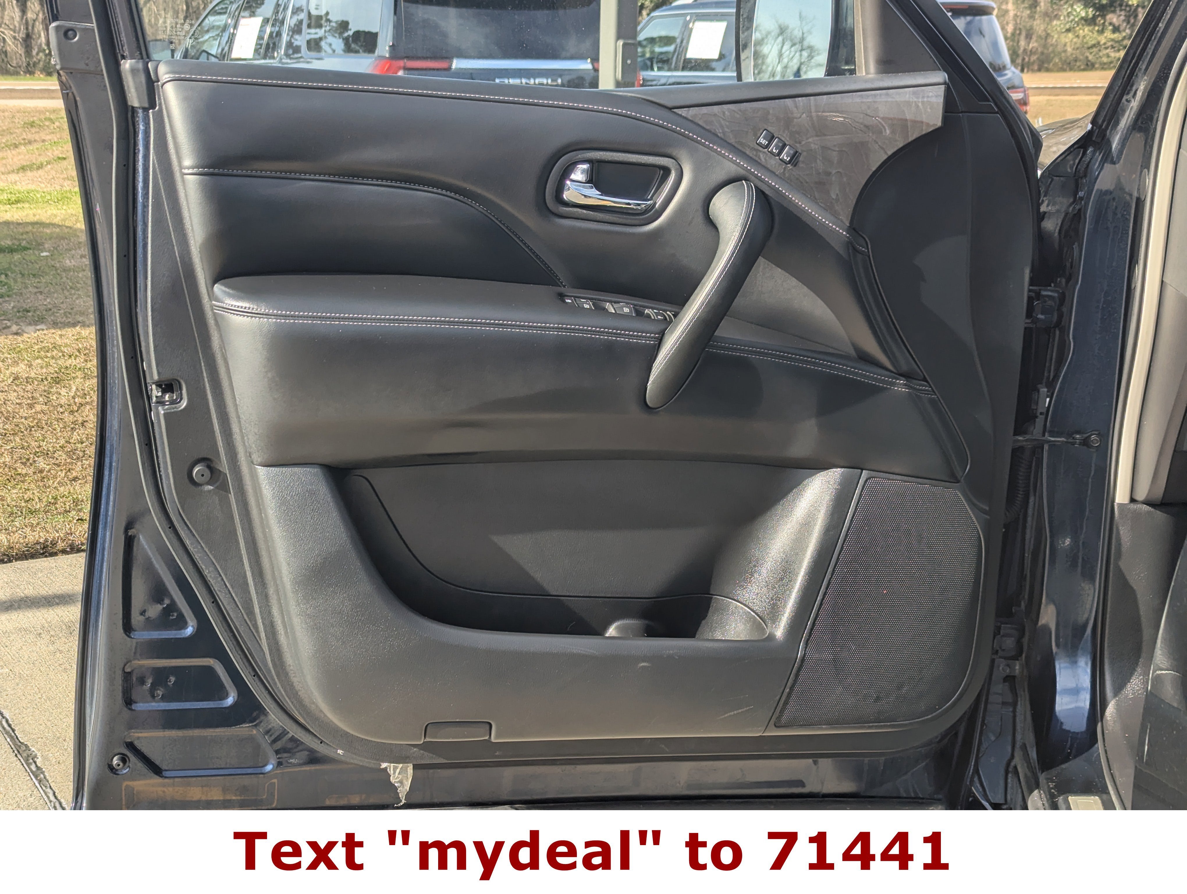 2024 INFINITI QX80 LUXE