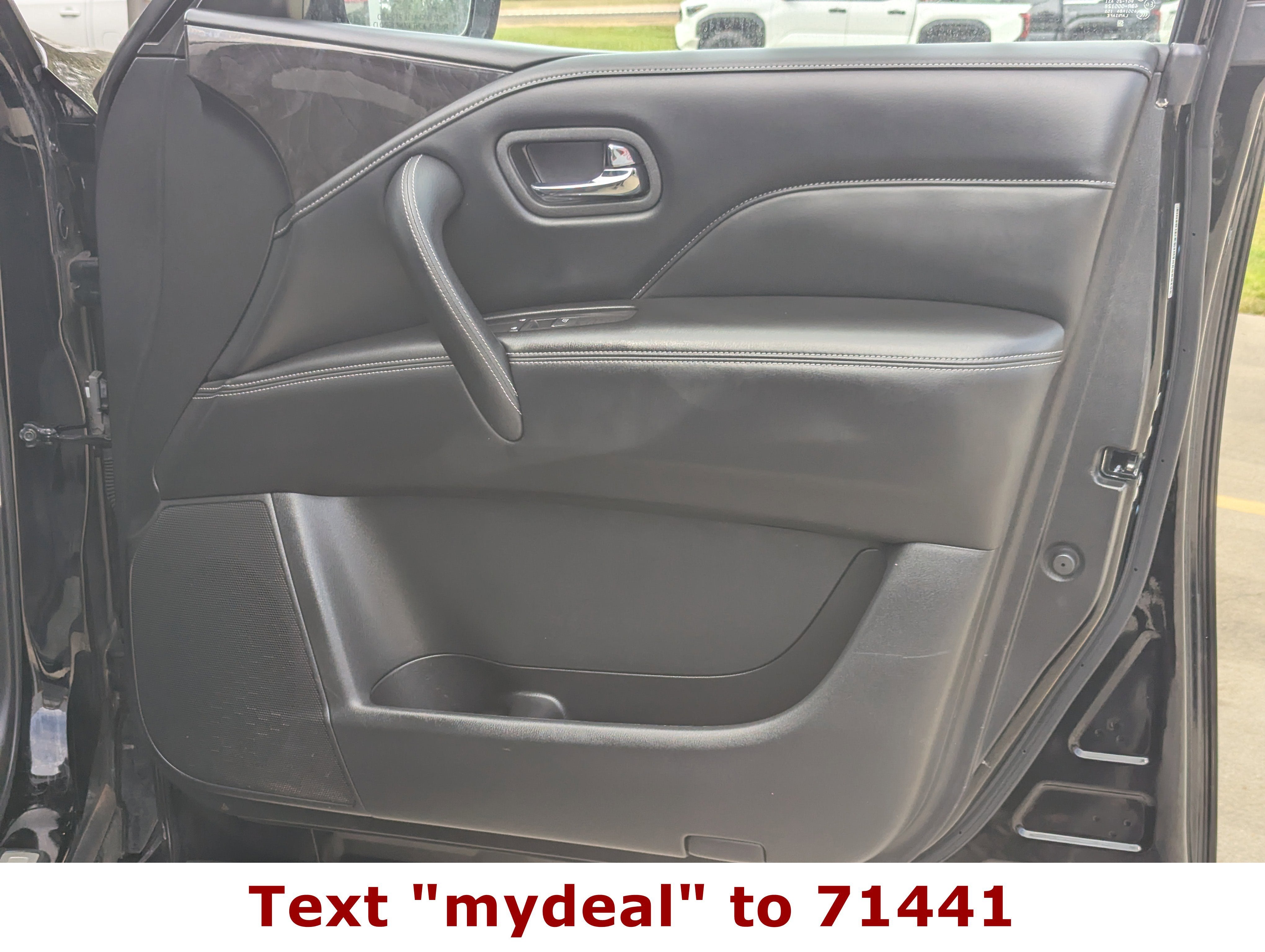 2022 INFINITI QX80 LUXE