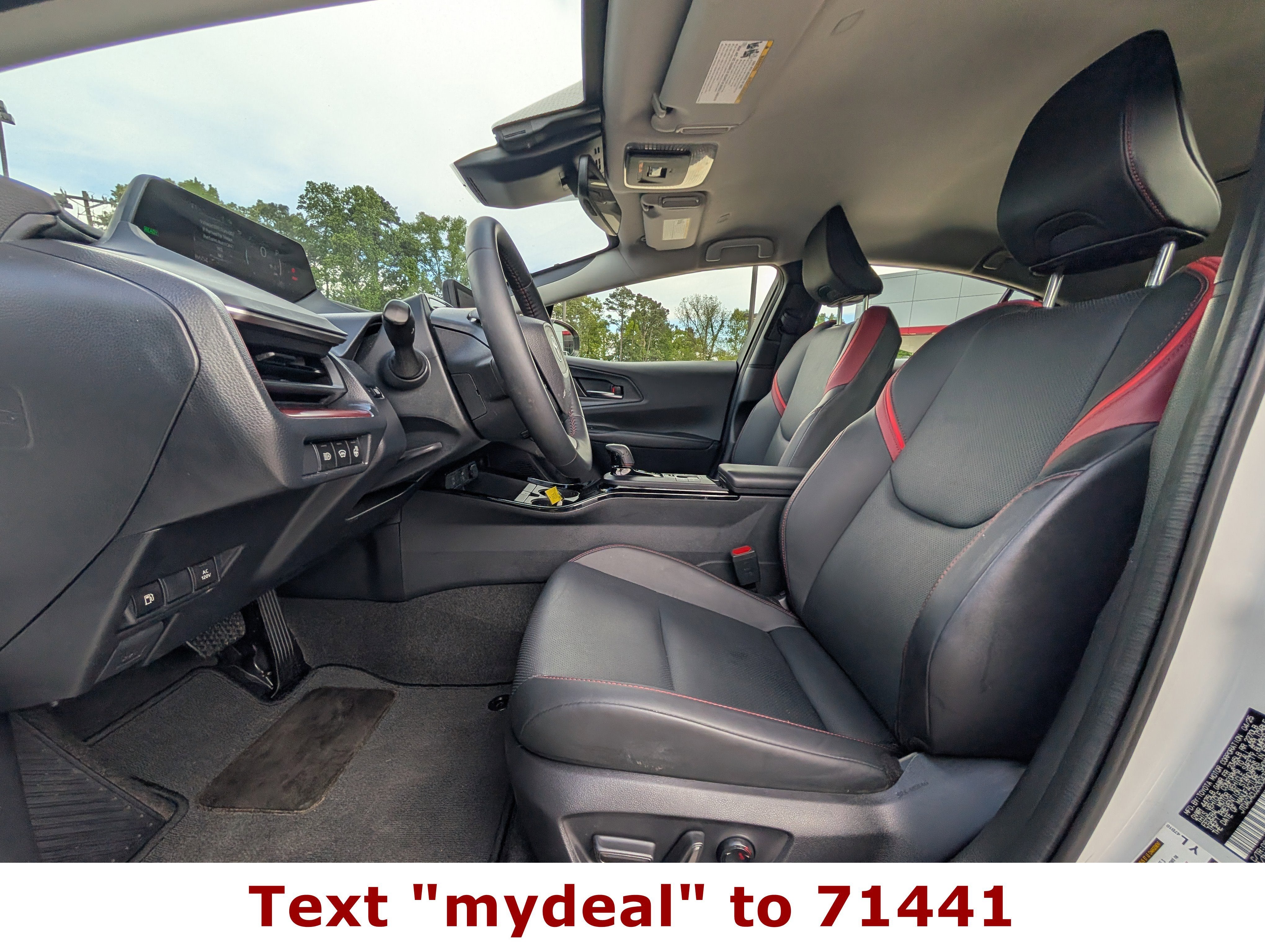 2025 Toyota Prius Plug-In Hybrid SE