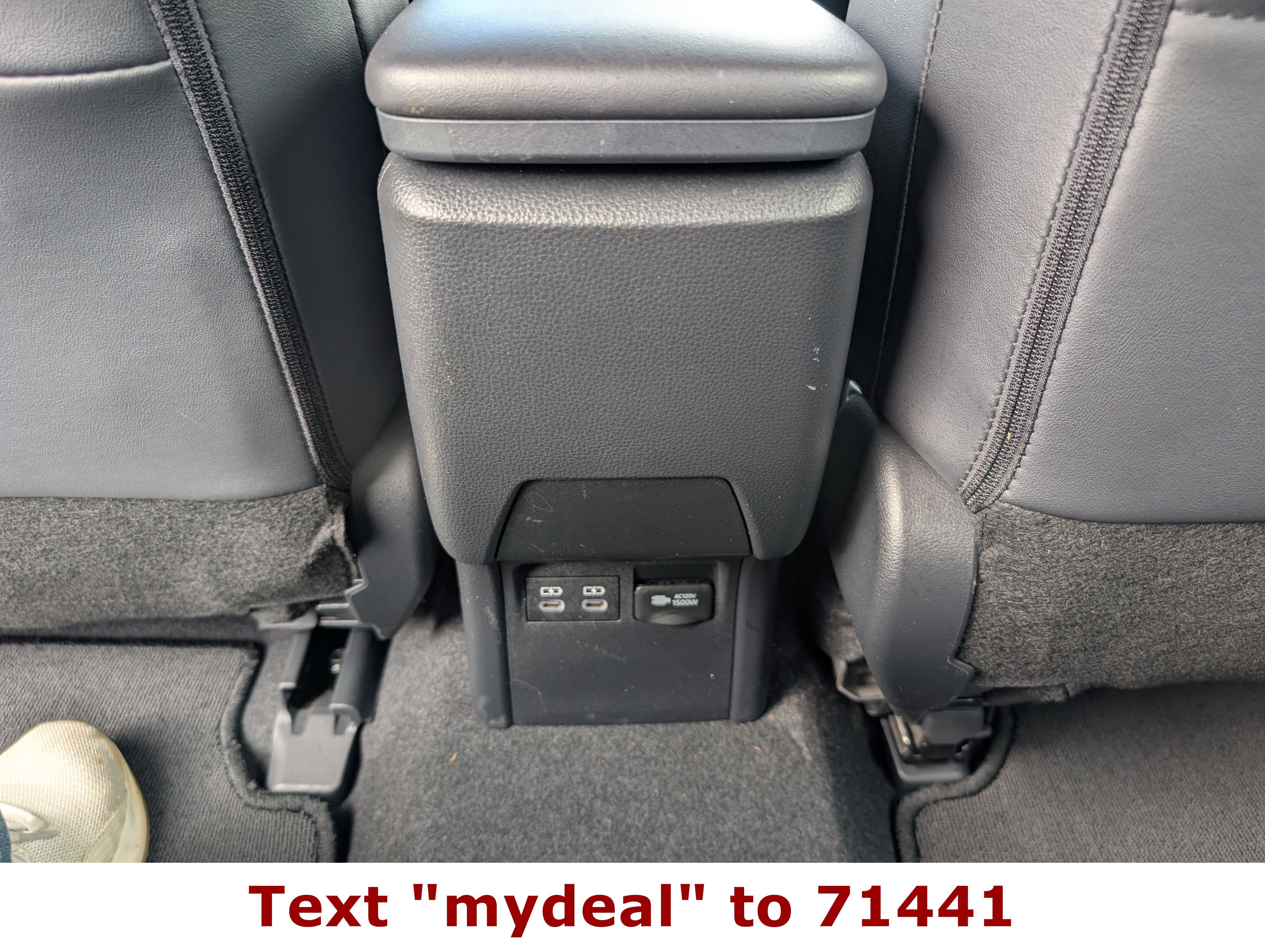 2025 Toyota Prius Plug-In Hybrid SE