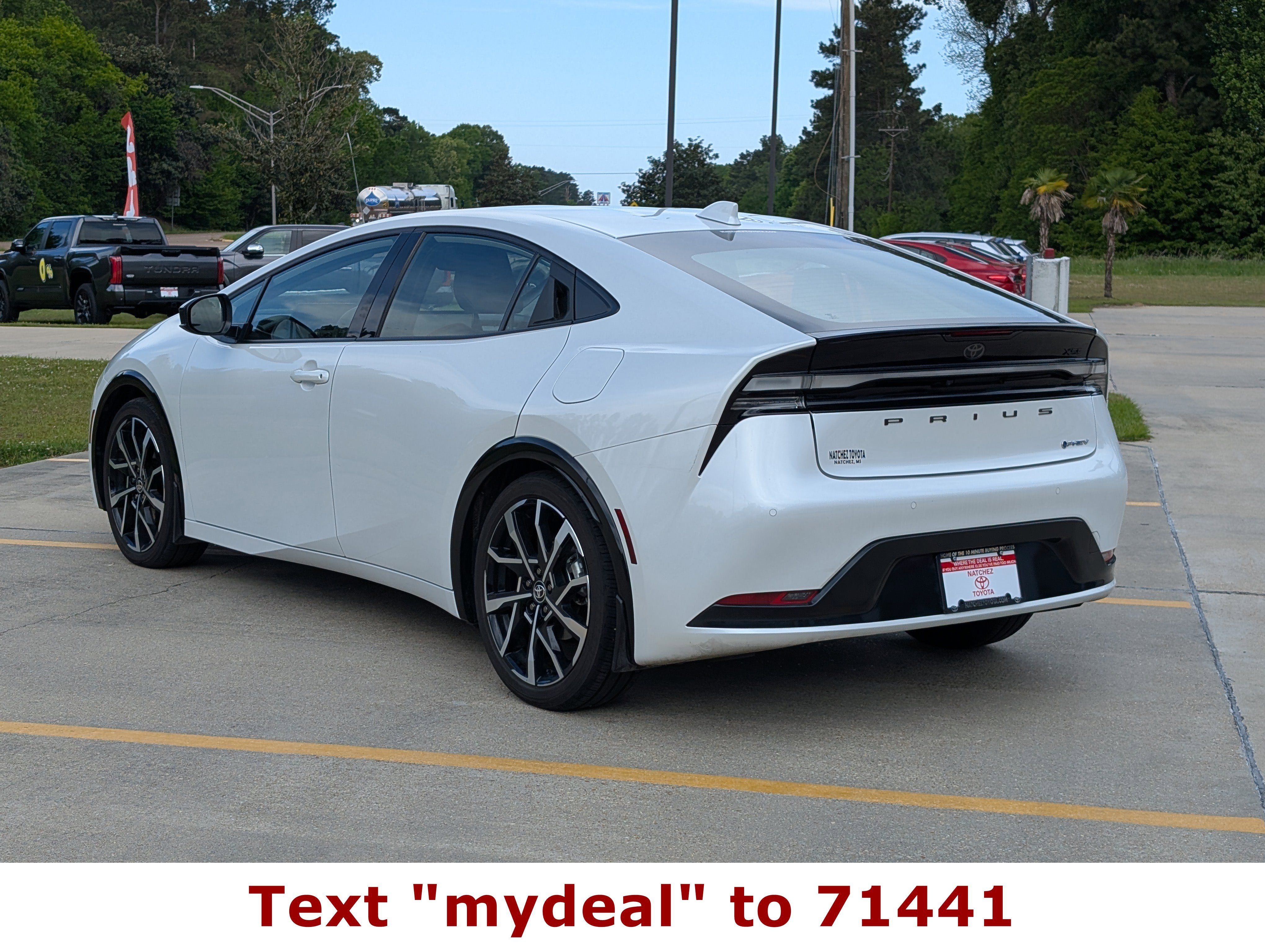 2025 Toyota Prius Plug-In Hybrid SE