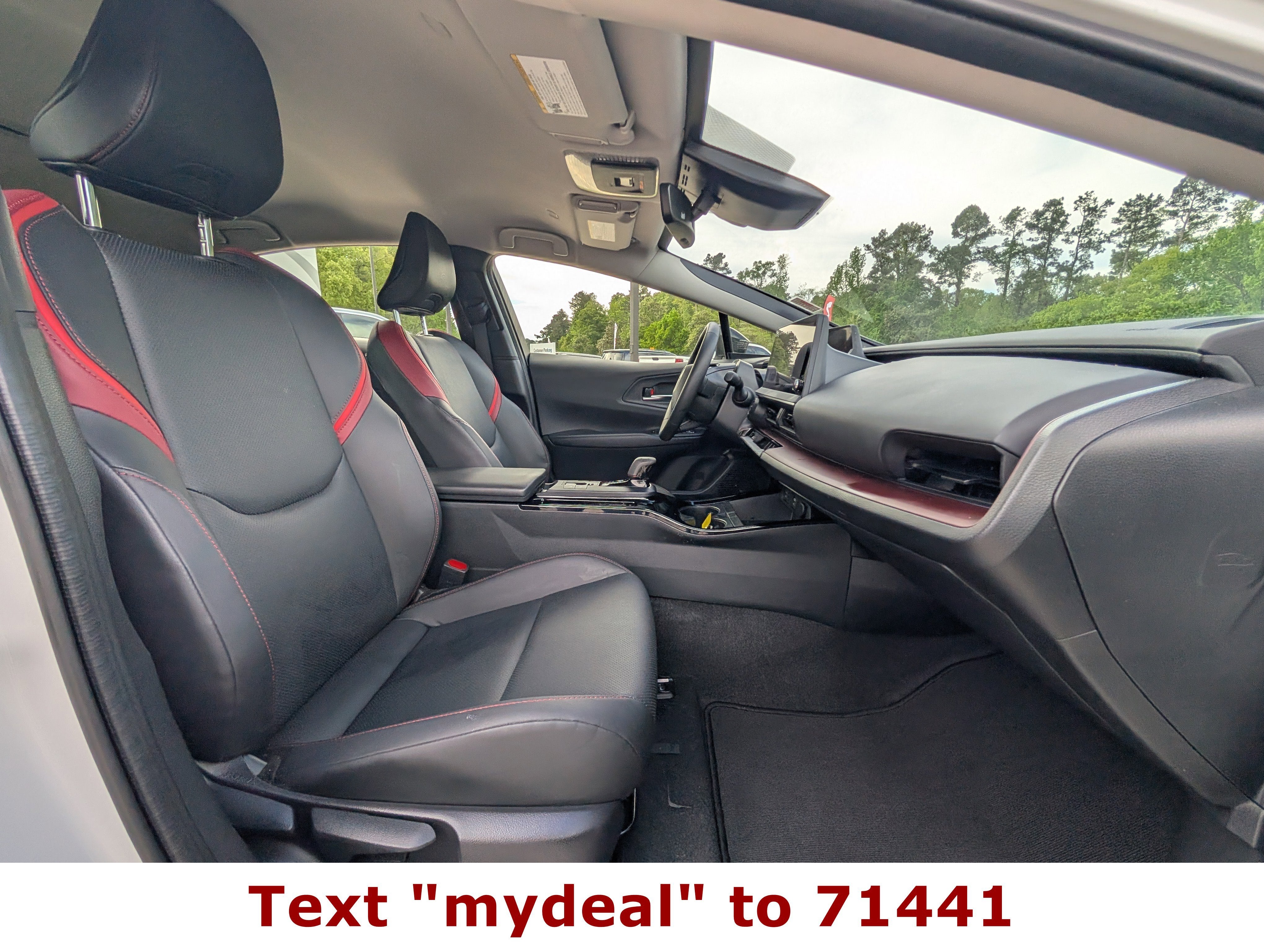 2025 Toyota Prius Plug-In Hybrid SE