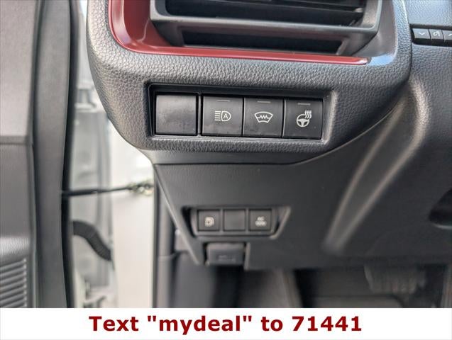 2025 Toyota Prius Plug-In Hybrid SE