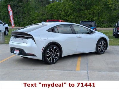 2025 Toyota Prius Plug-In Hybrid SE