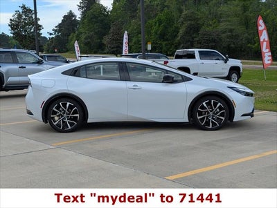 2025 Toyota Prius Plug-In Hybrid SE