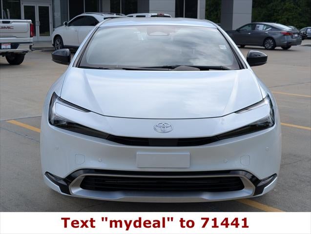 2025 Toyota Prius Plug-In Hybrid SE