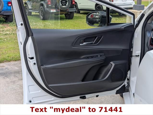 2025 Toyota Prius Plug-In Hybrid SE