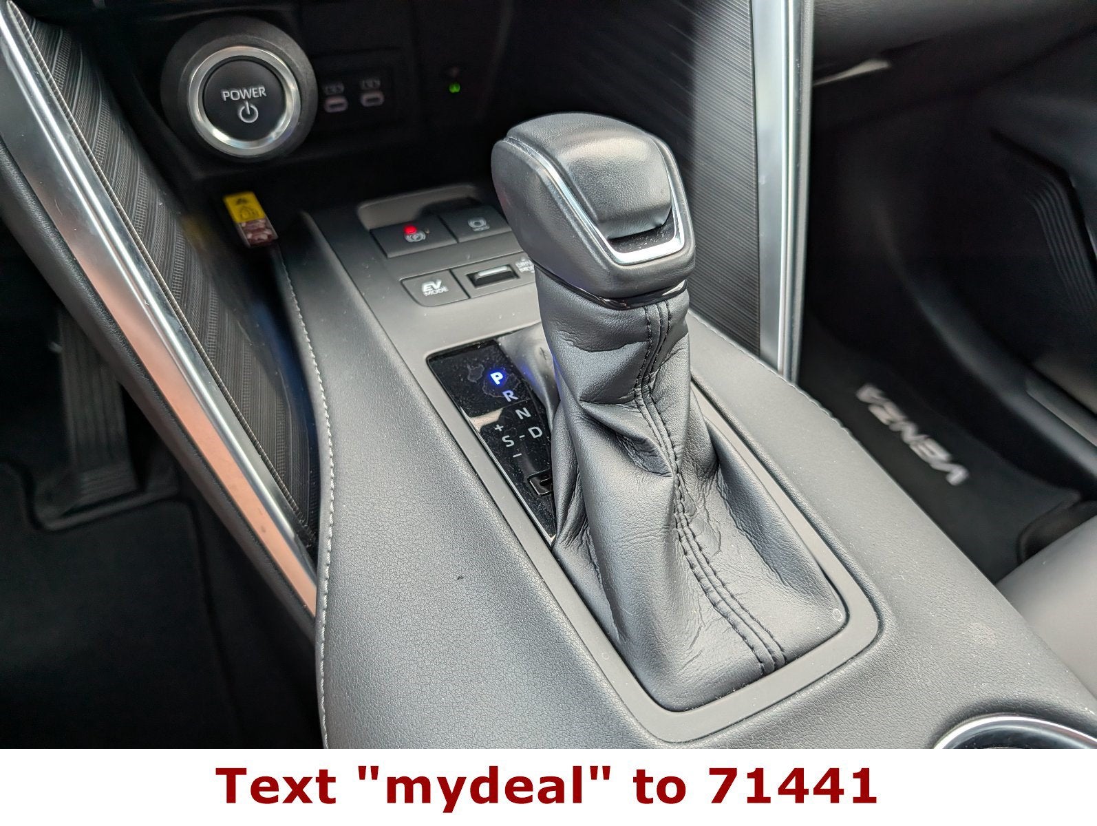 2024 Toyota Venza LE