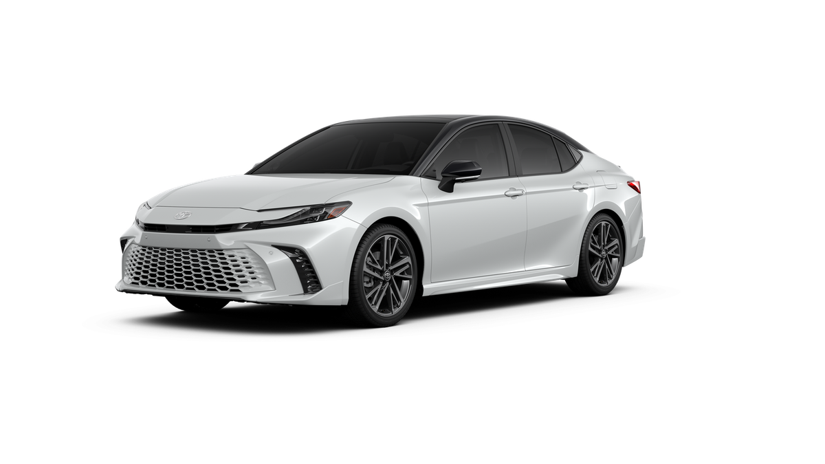 2026 Toyota Camry XSE Hybrid's photo